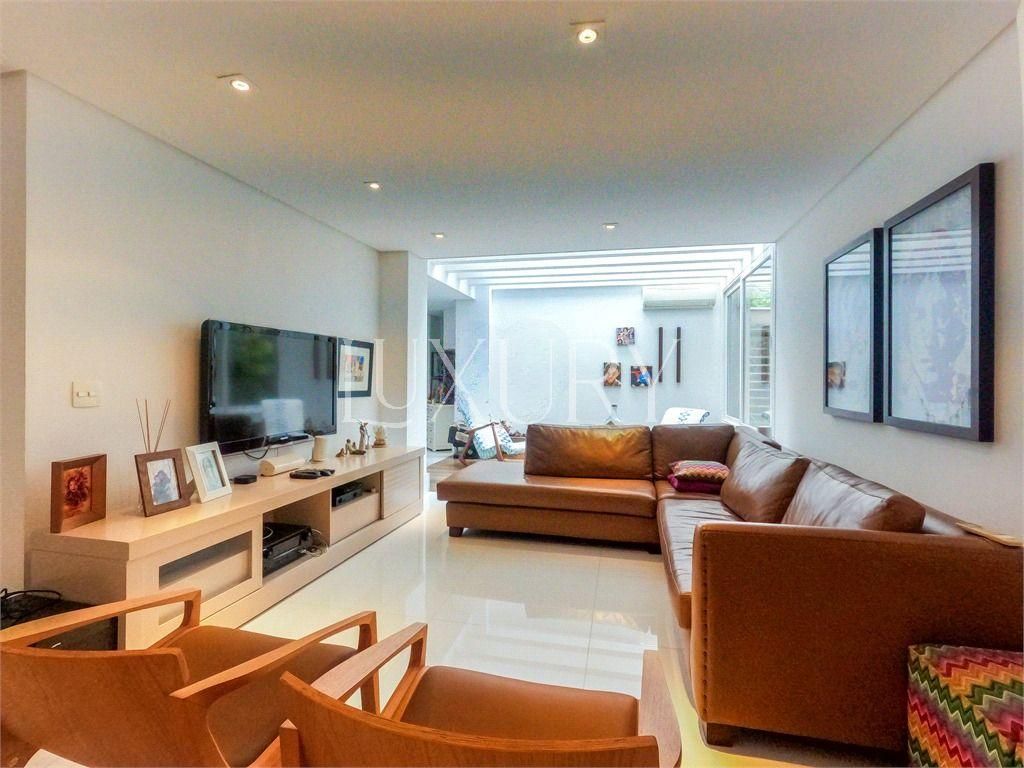 Casa com 5 suítes à venda em Alto de Pinheiros, São Paulo, por R$ 5.950.000 Imagem 7